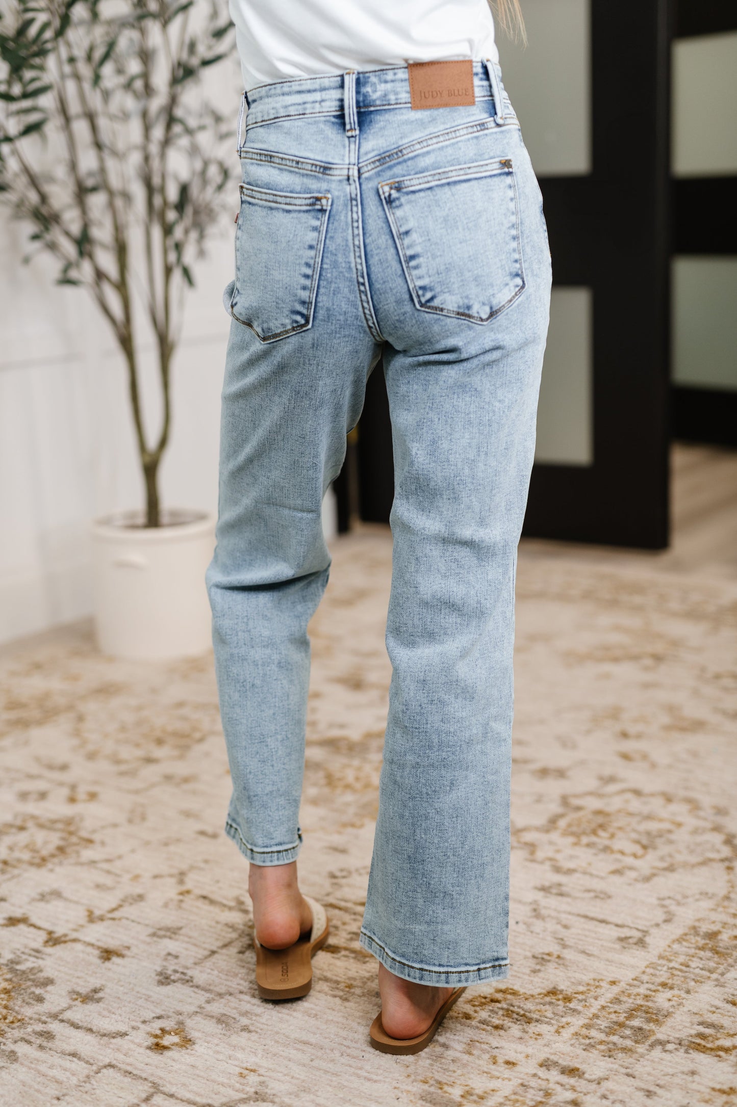 Judy Blue High Rise Straight Fit Jeans